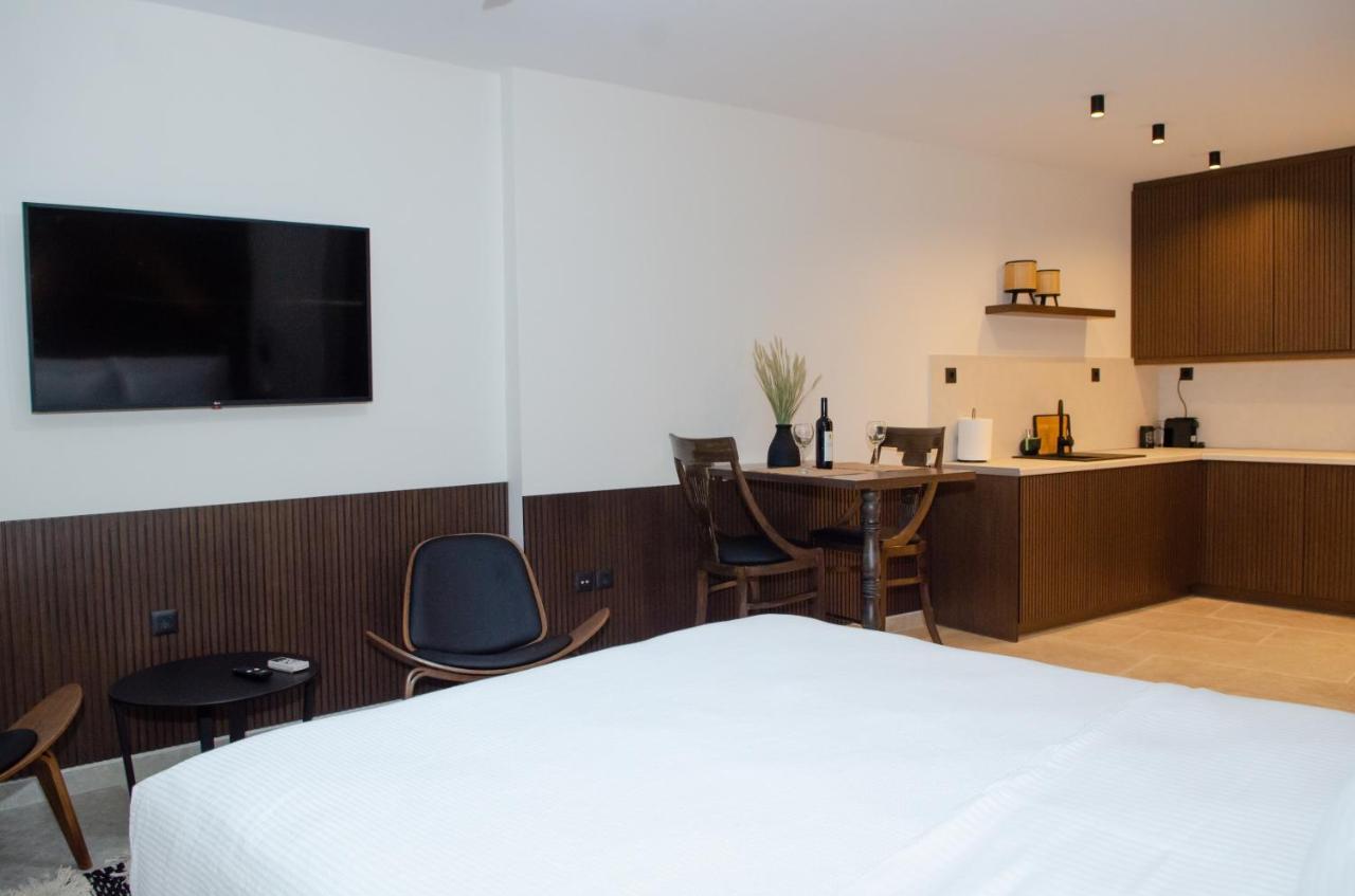 Leone Suites Nafpaktos Esterno foto