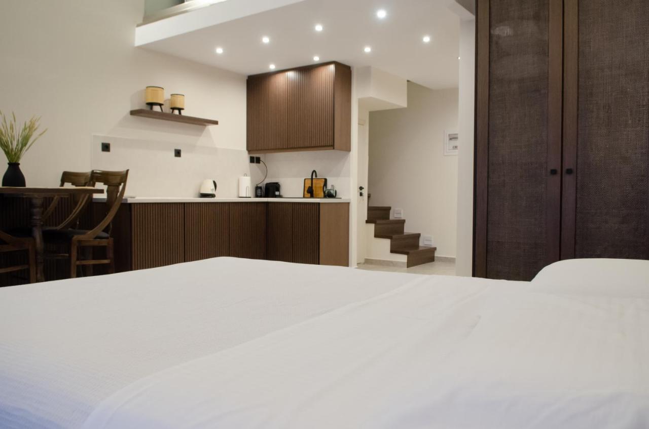 Leone Suites Nafpaktos Esterno foto