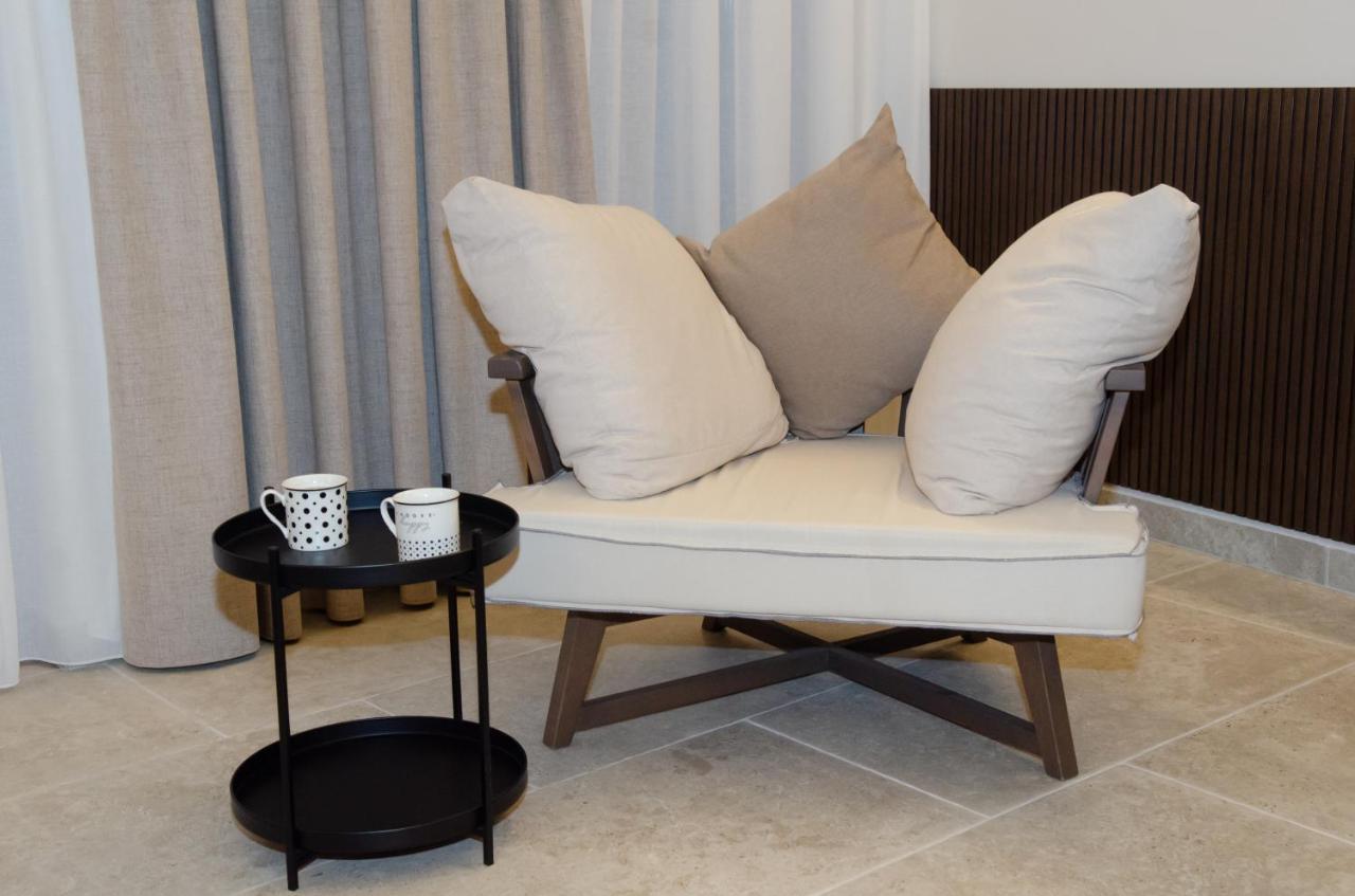 Leone Suites Nafpaktos Esterno foto