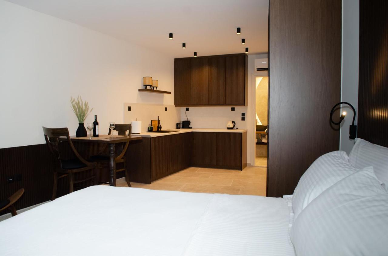 Leone Suites Nafpaktos Esterno foto
